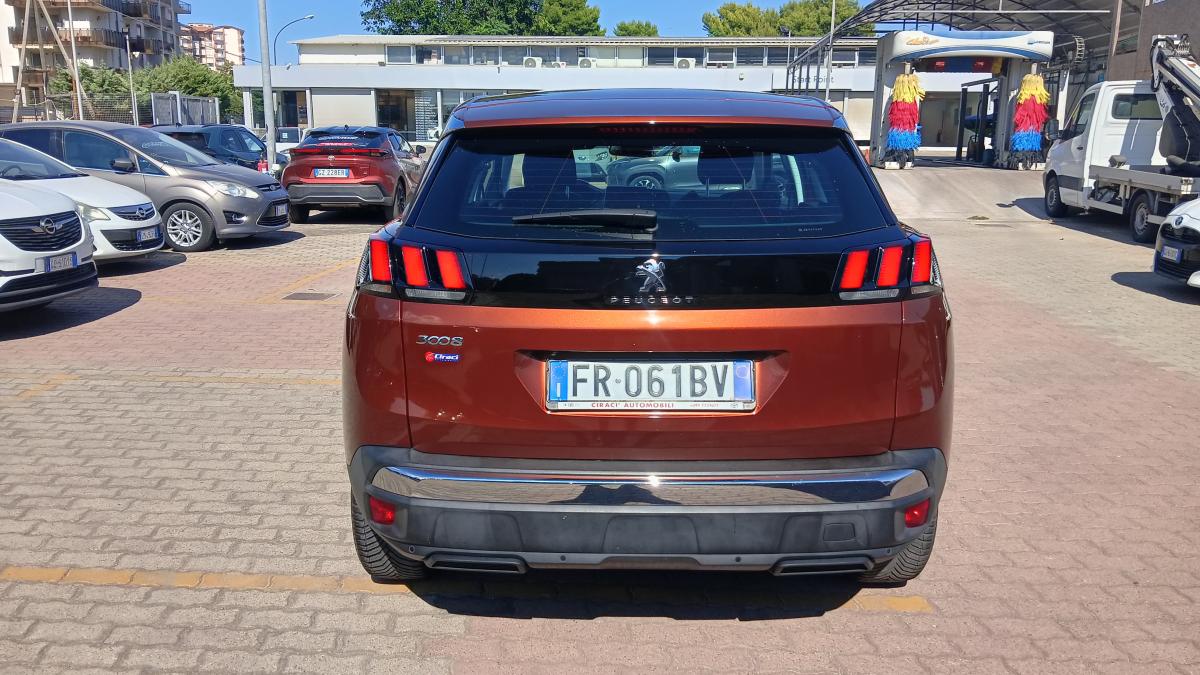 Peugeot 3008 1.5 HDI 130CV Business 061